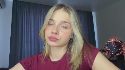 LindseyWatah live cam on Cam4