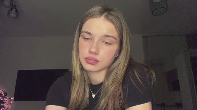 LindseyWatah live cam on Cam4