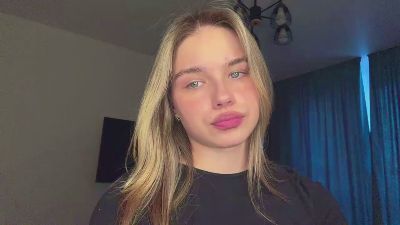 LindseyWatah live cam on Cam4