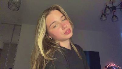 LindseyWatah live cam on Cam4