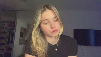 LindseyWatah live cam on Cam4
