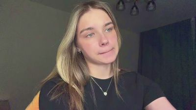 LindseyWatah live cam on Cam4