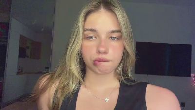 LindseyWatah live cam on Cam4