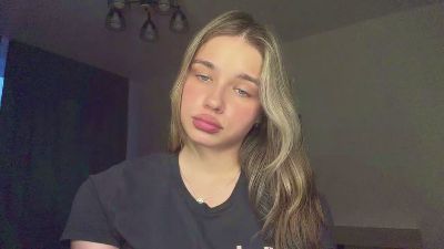 LindseyWatah live cam on Cam4