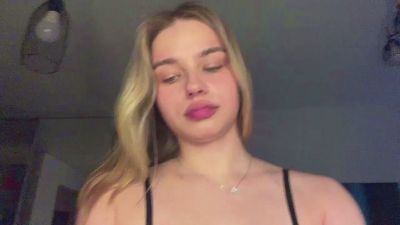 LindseyWatah live cam on Cam4