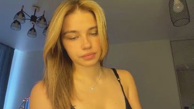 LindseyWatah live cam on Cam4