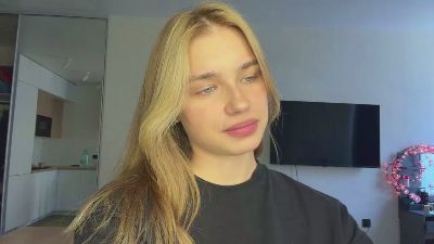 LindseyWatah live cam on Cam4