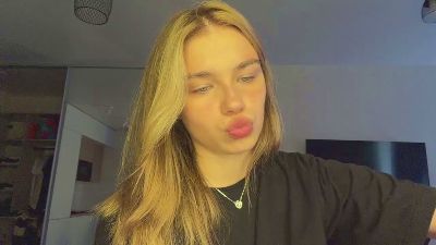 LindseyWatah live cam on Cam4