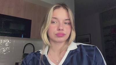 LindseyWatah live cam on Cam4