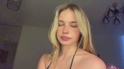 LindseyWatah live cam on Cam4