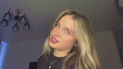 LindseyWatah live cam on Cam4