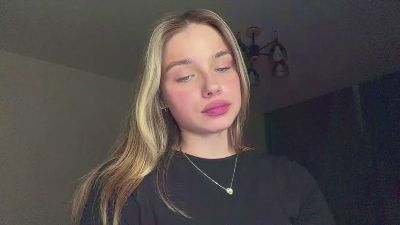 LindseyWatah live cam on Cam4