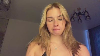 LindseyWatah live cam on Cam4
