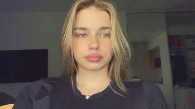 LindseyWatah live cam on Cam4