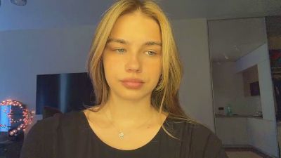 LindseyWatah live cam on Cam4