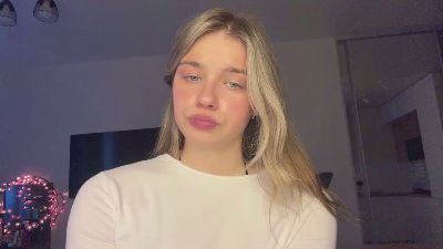 LindseyWatah live cam on Cam4