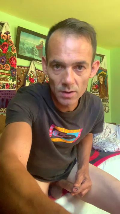 LingurarIoan live cam on Cam4
