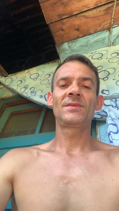 LingurarIoan live cam on Cam4