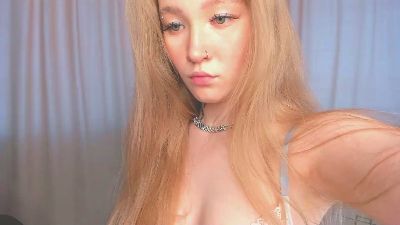 LinhMadeiros live cam on Cam4