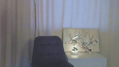 LinhMadeiros live cam on Cam4