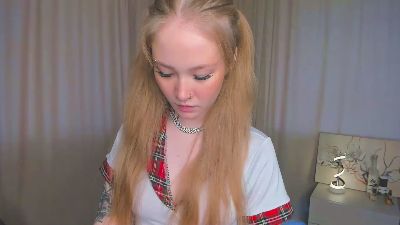 LinhMadeiros live cam on Cam4