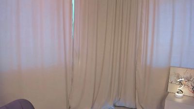 LinhMadeiros live cam on Cam4