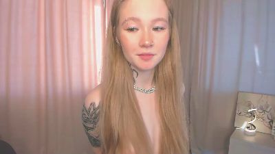 LinhMadeiros live cam on Cam4