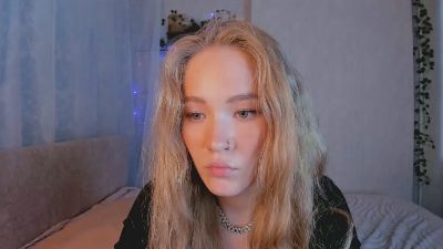 LinhMadeiros live cam on Cam4