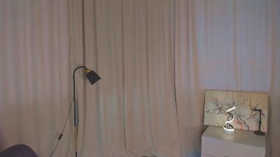 LinhMadeiros live cam on Cam4