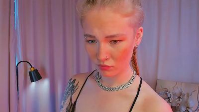 LinhMadeiros live cam on Cam4