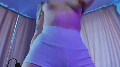 LinhMadeiros live cam on Cam4