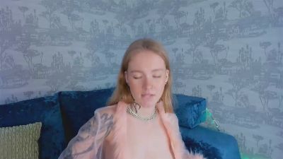 LinhMadeiros live cam on Cam4
