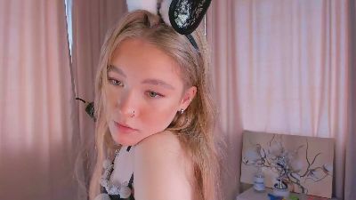LinhMadeiros live cam on Cam4