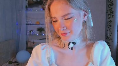LinhMadeiros live cam on Cam4