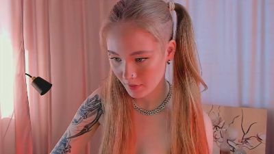 LinhMadeiros live cam on Cam4
