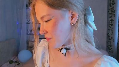 LinhMadeiros live cam on Cam4