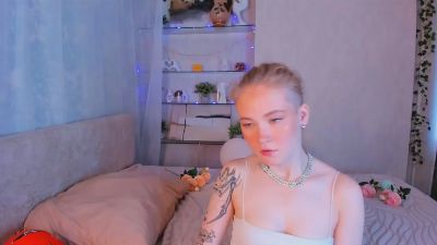 LinhMadeiros live cam on Cam4