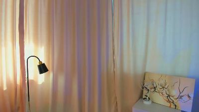 LinhMadeiros live cam on Cam4