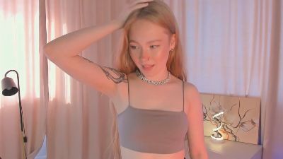 LinhMadeiros live cam on Cam4