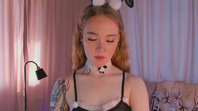 LinhMadeiros live cam on Cam4