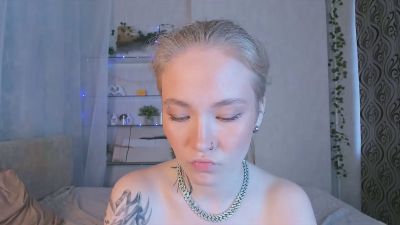 LinhMadeiros live cam on Cam4