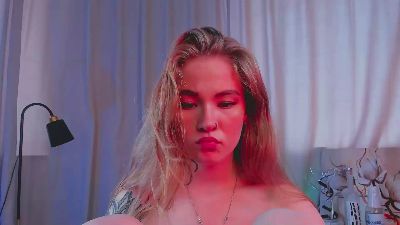 LinhMadeiros live cam on Cam4