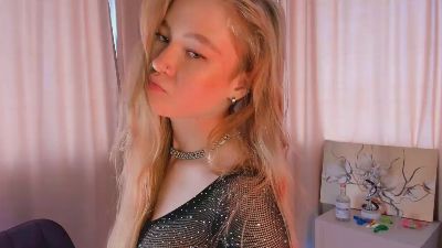 LinhMadeiros live cam on Cam4