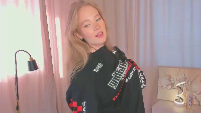 LinhMadeiros live cam on Cam4