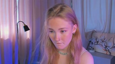 LinhMadeiros live cam on Cam4