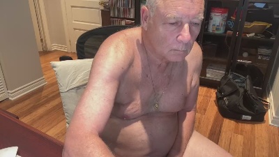 Lion3880 live cam on Cam4