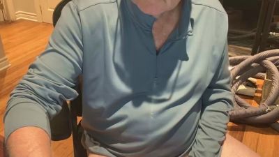 Lion3880 live cam on Cam4
