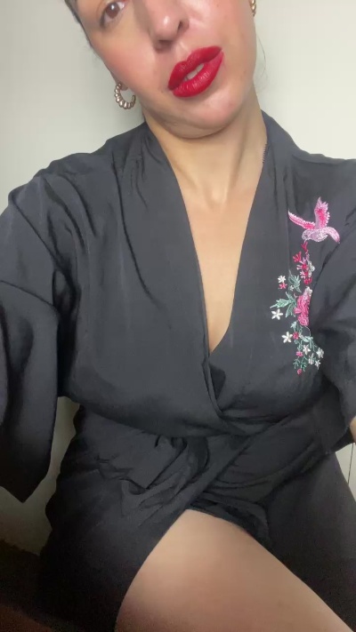 LioraLuxeX live cam on Cam4