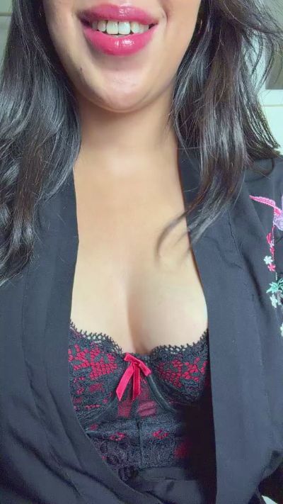 LioraLuxeX live cam on Cam4