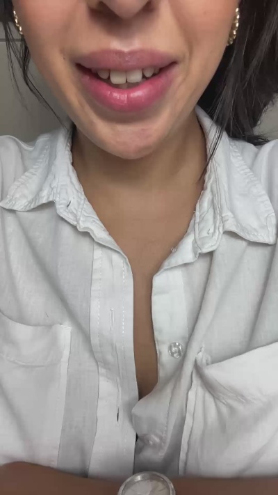 LioraLuxeX live cam on Cam4